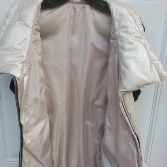 Calvin Klein Performance Cream Black Quilted Down Vest Women’s Size Large - Picture 4 of 8